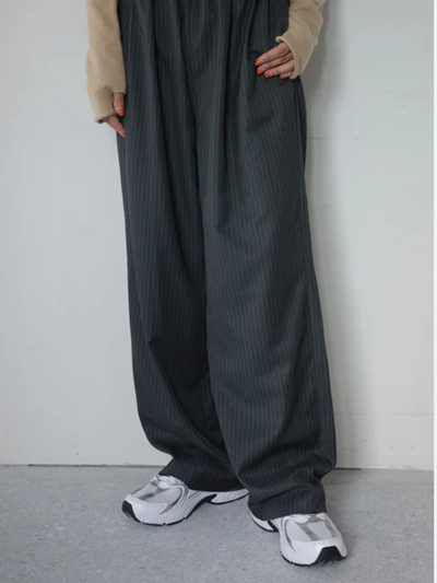 Loose pin stripe easy pants