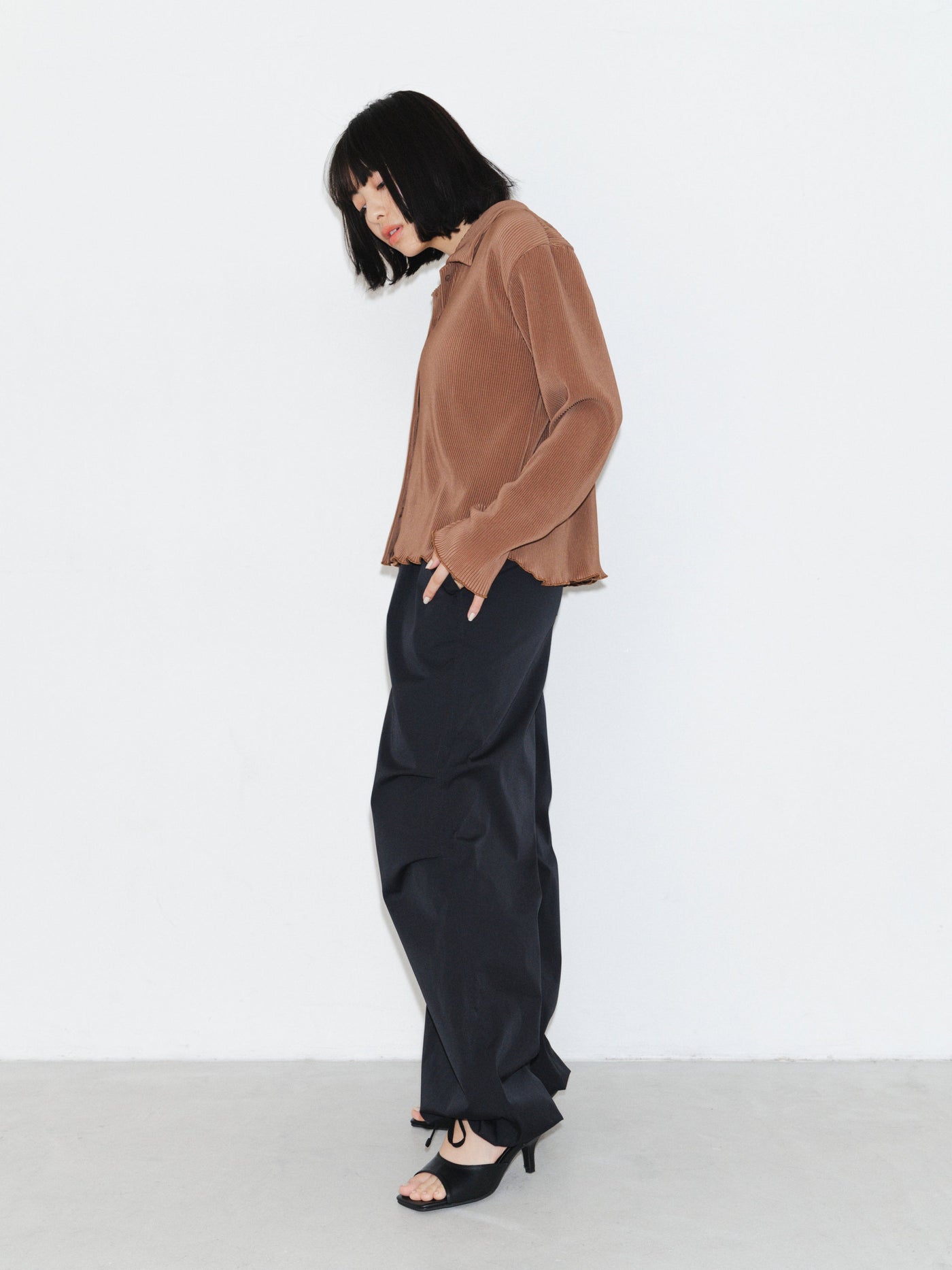 ENCIRCLE  Big pants goma